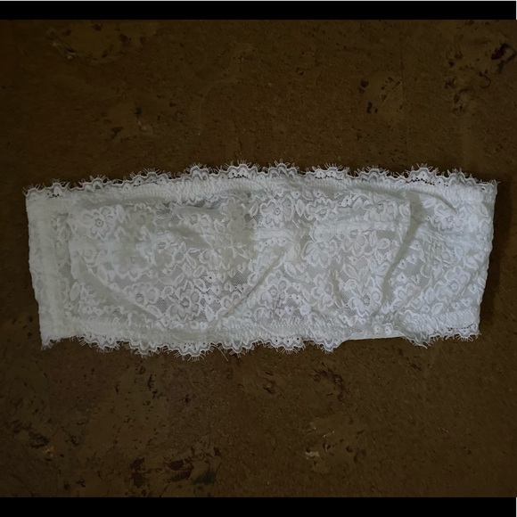 Lace Strapless Bra - Picture 1 of 3